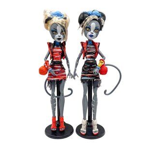Monster High Zombie Shake Meowlody & Purrsephone – Complete 2-Pack w/ Stands